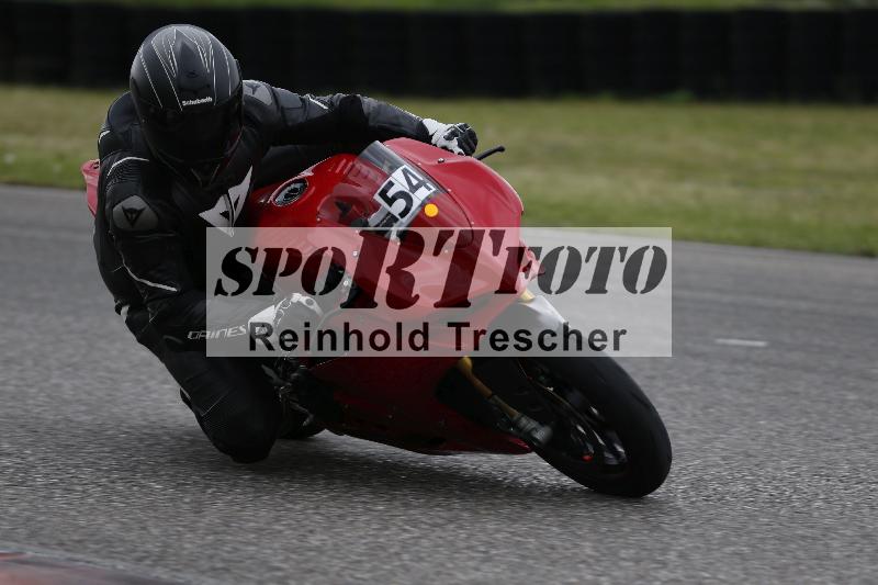 Archiv-2025/10 23.04.2025 Cornu Master School ADR/rot-rouge/54